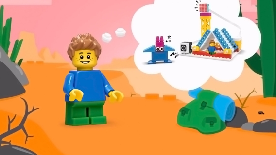 Tegning av LEGO figur på eventyr i ørkenen.